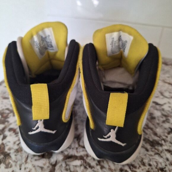 NIKE AIR JORDAN PRO‎ STRONG  White/Yellow (DC7909 107) Size 2Y - Picture 3 of 10